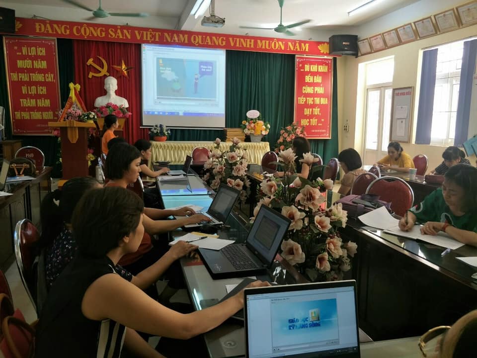 Tập huấn phần mềm KNS Gaia trường THCS Đồng Tiến