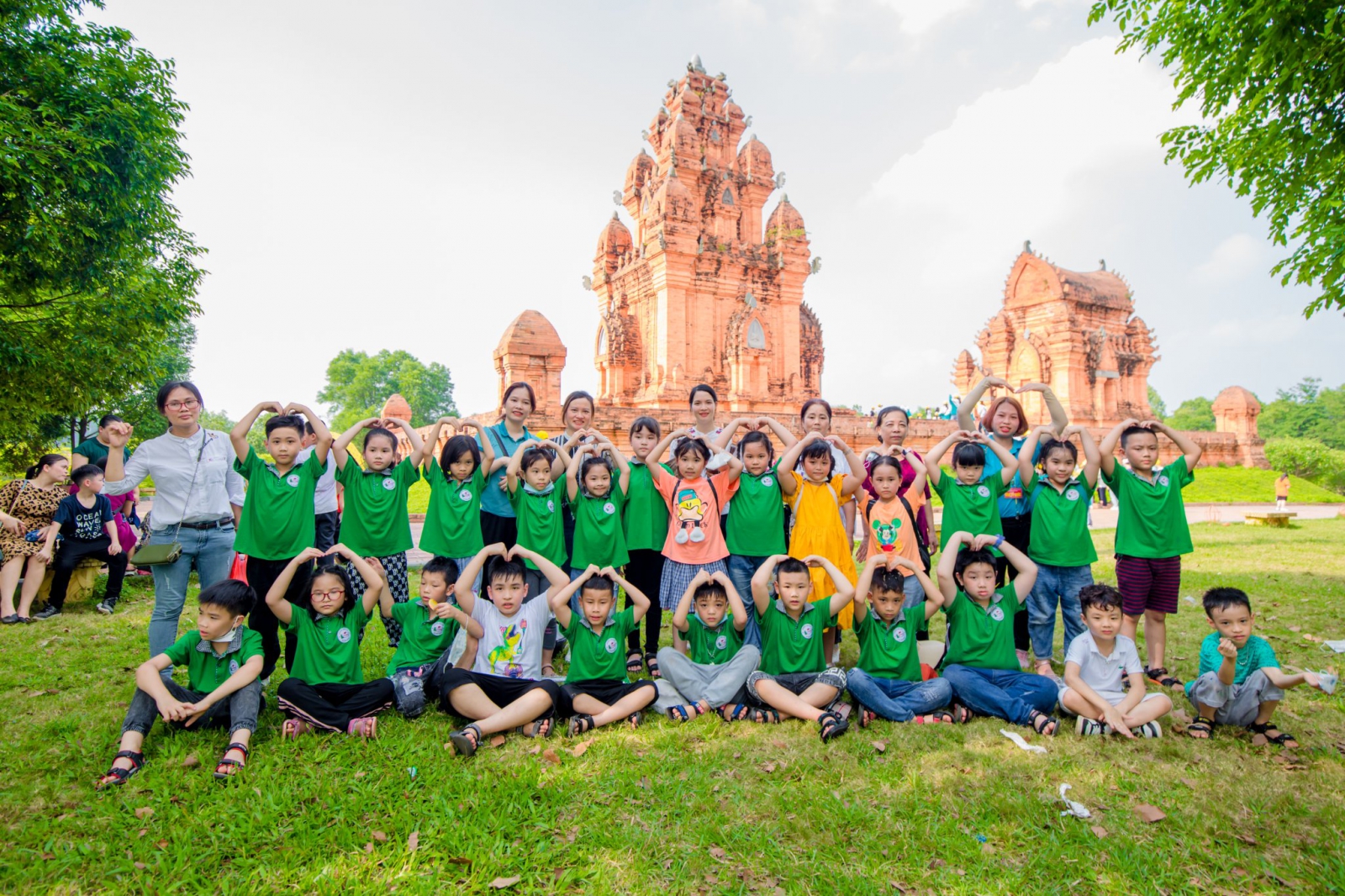 Superkids  phối hợp với nhà trường tổ chức 