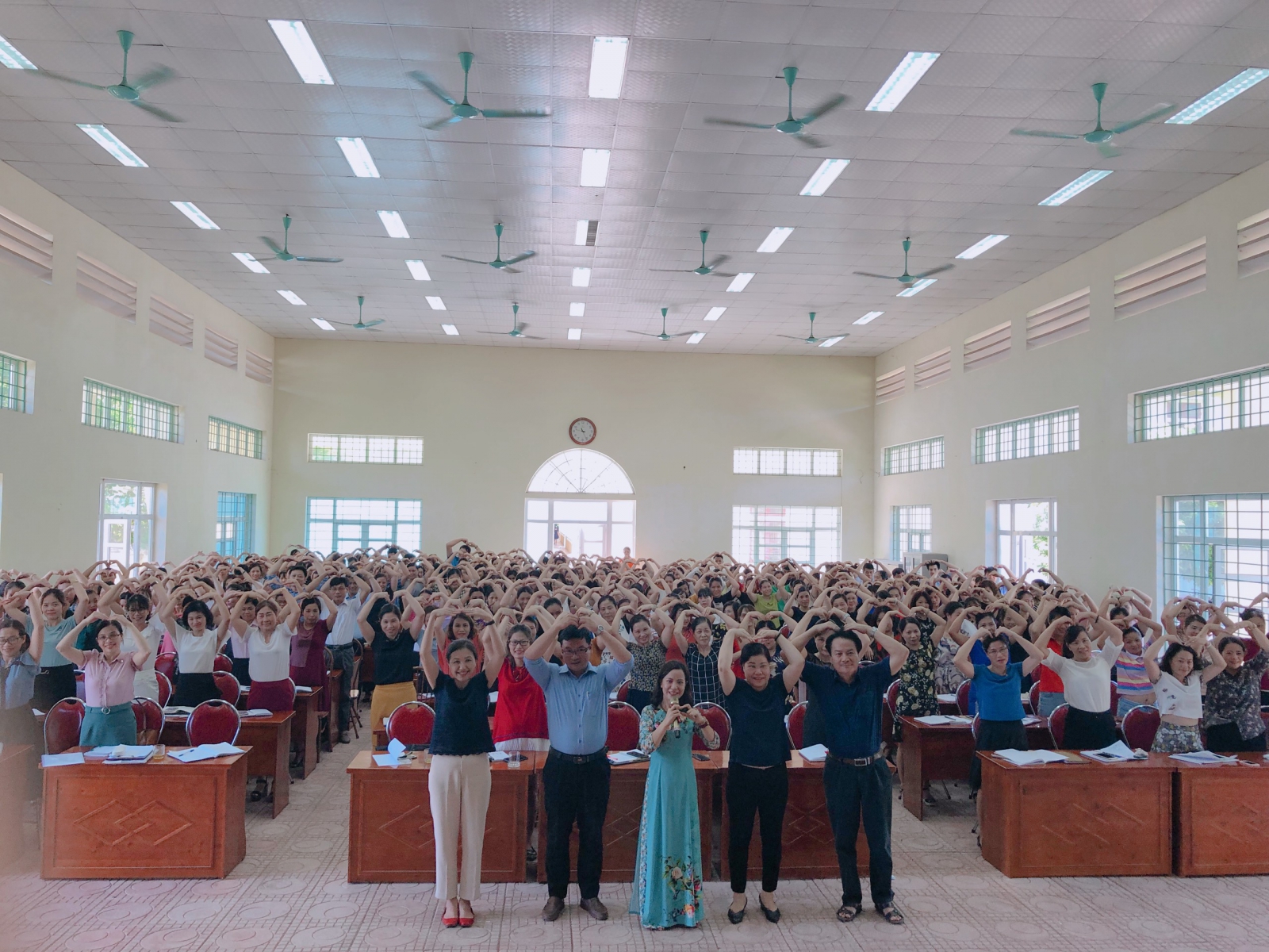 Hội nghị tập huấn cùng Phòng Giáo dục và Đào tạo Thành phố Hòa Bình với gần 300 CBQL, Giáo viên 