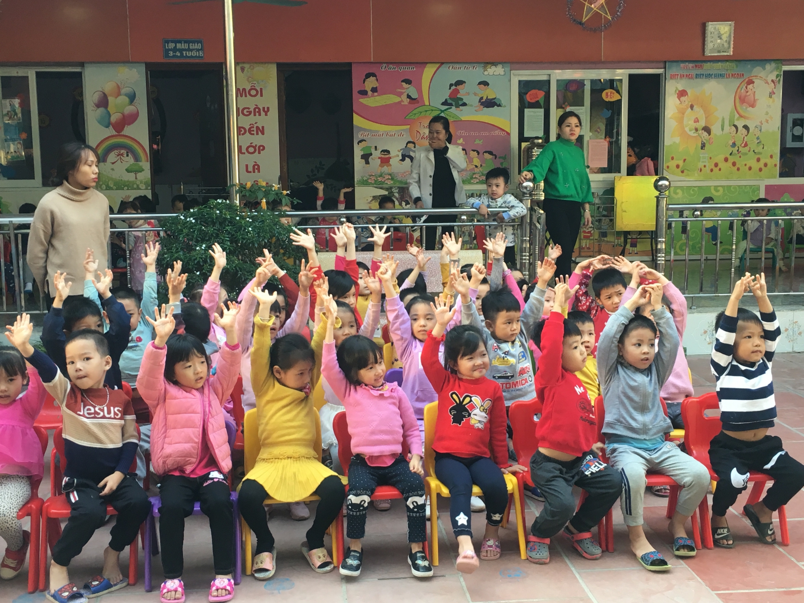 Hoạt náo với các bạn nhỏ Trường mầm non Xuân Mai