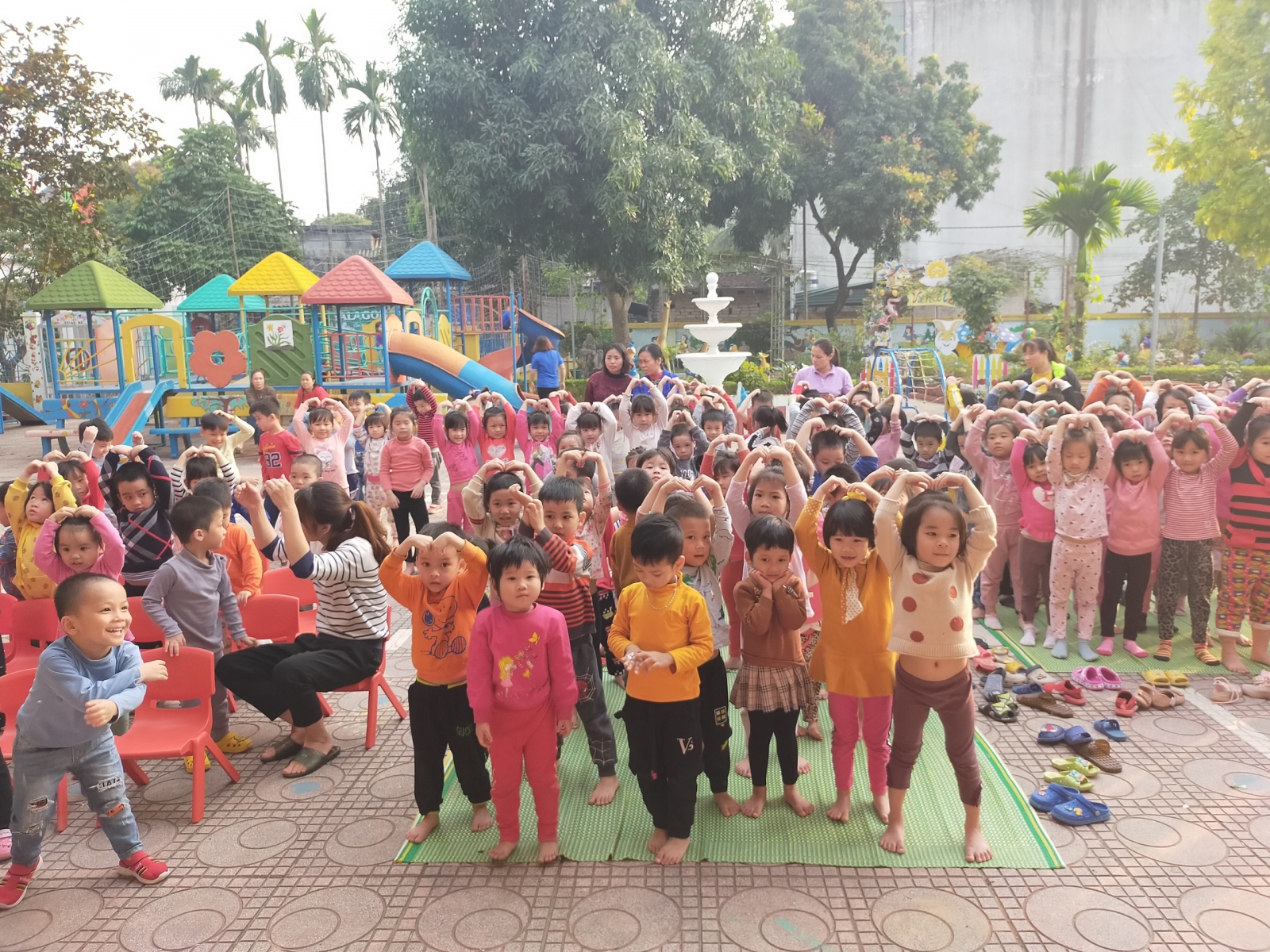 HOẠT NÁO KĨ NĂNG SỐNG SÔI ĐỘNG - MẦM NON HỮU NGHỊ THÀNH PHỐ HÒA BÌNH