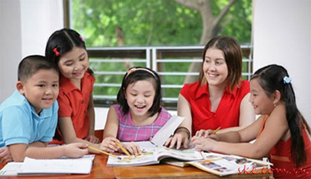 Dạy kỹ năng sống cho trẻ tiểu học: 6 kỹ năng cha mẹ nên ưu tiên