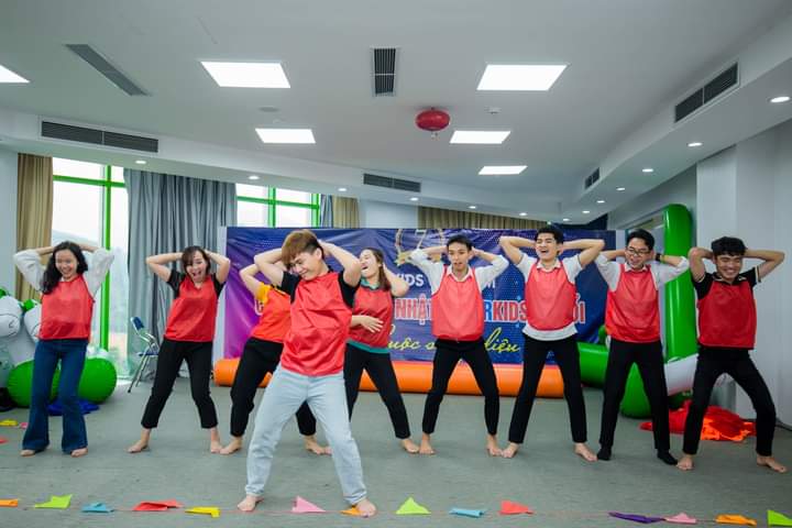 SUPERKIDS TẬP HUẤN CÁC KỸ NĂNG CHO HƯỚNG DÃN VIÊN