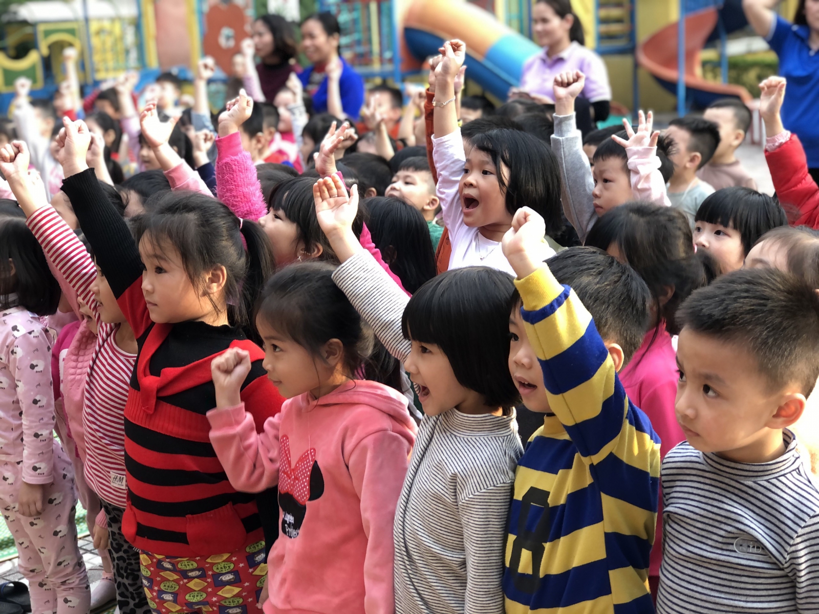 Bạn nào cũng muốn trả lời câu hỏi để nhận quà!