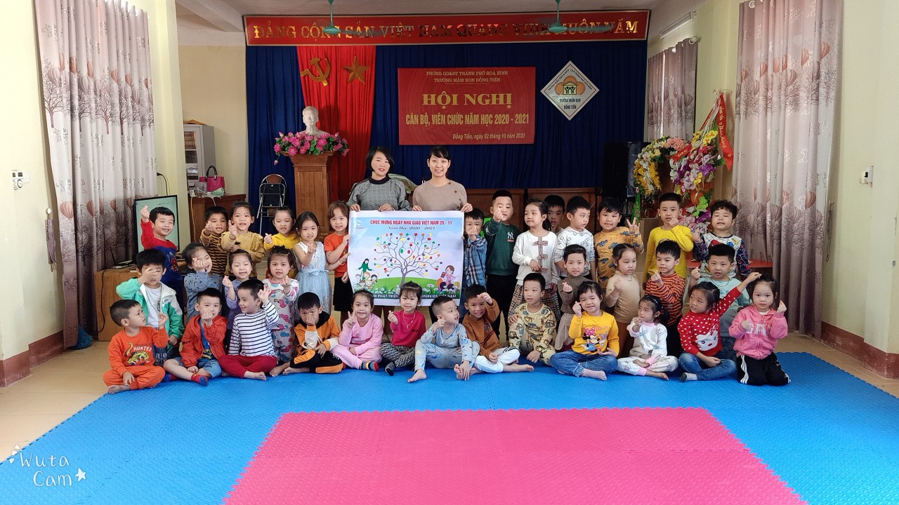 Tranh cây yêu thương trường mầm non Đồng Tiến