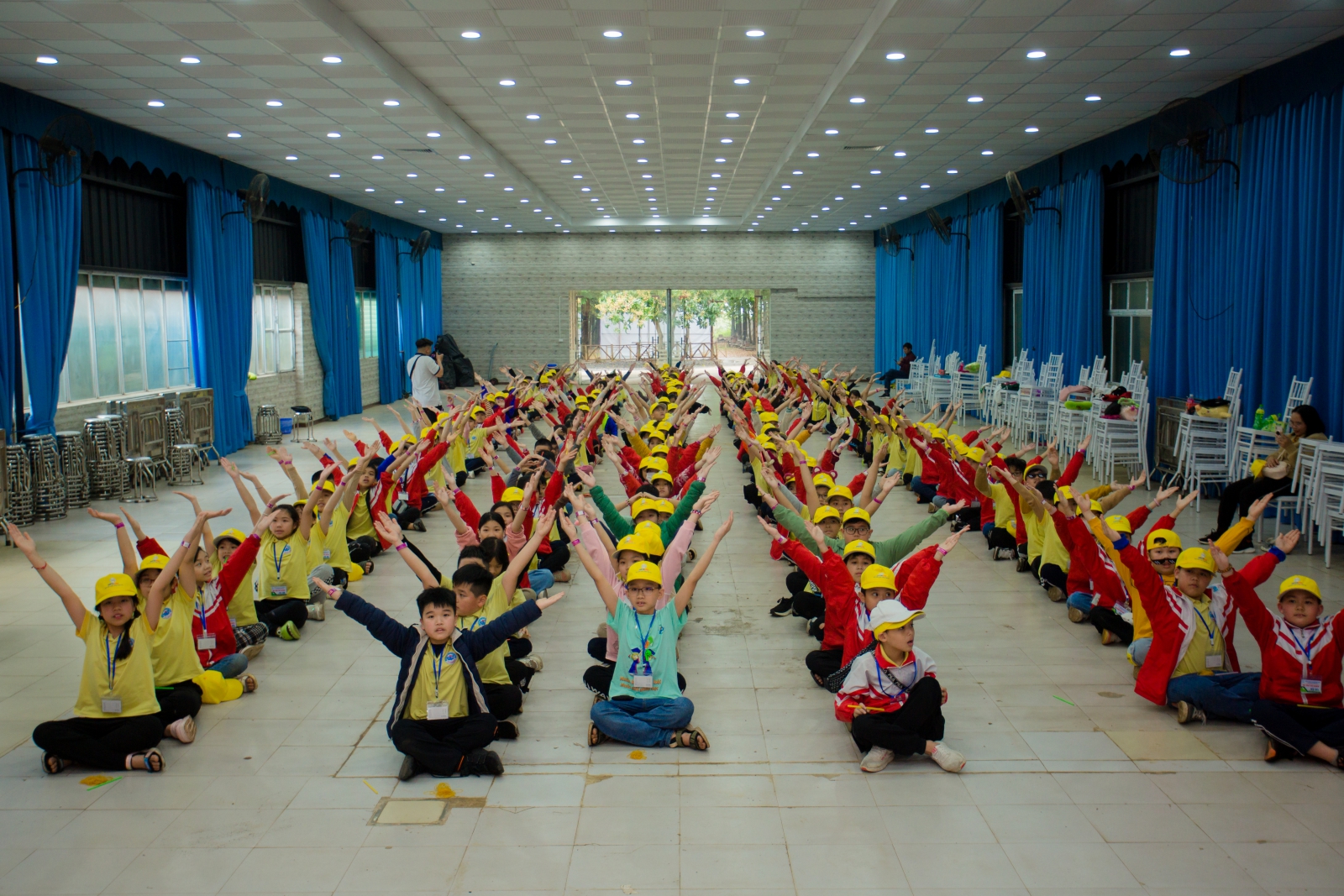 Hoạt động chơi teambuilding với khu có máy che tại Trang trại Dê Trắng