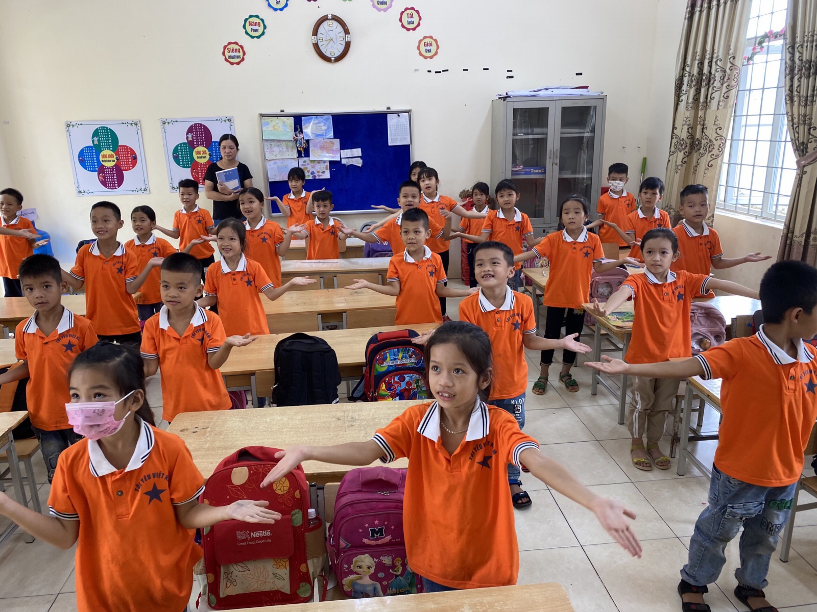 Các bạn rất hào hứng tham gia tiết học này