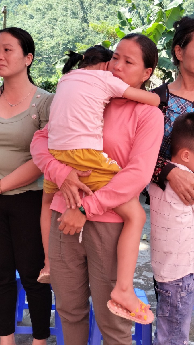 Chuyên đề "Sống yêu thương và biết ơn cha mẹ" kết thúc đã đọng lại cho các em có nhiều cảm xúc. Trung tâm Superkids trân thành cảm ơn sự thân thiện, tiếp đón nhiệt tình của các thầy cô và các em học sinh Trường TH & THCS Pà Cò huyện Mai Châu.