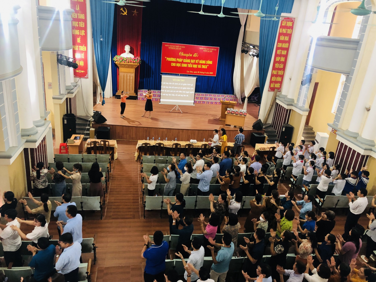 Tập huấn PGD huyện Lạc Sơn <img alt=