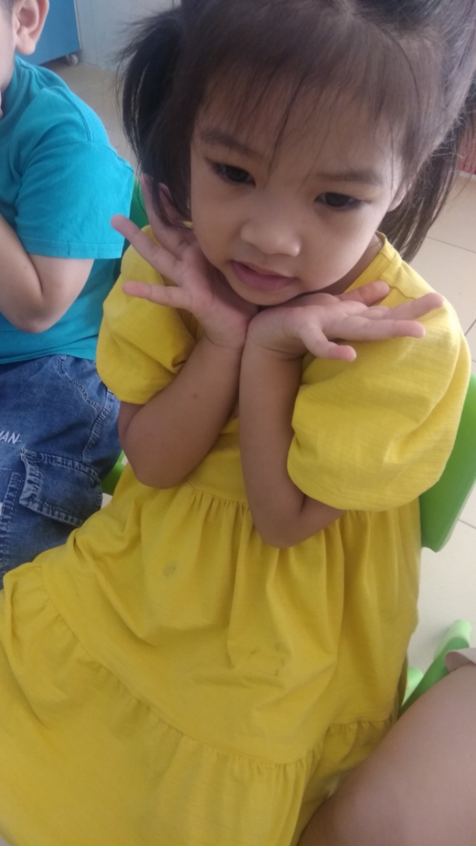 Những bông hoa nhỏ đáng yêu, chúc các con một ngày học vui vẻ, hạnh phúc và tự tin.