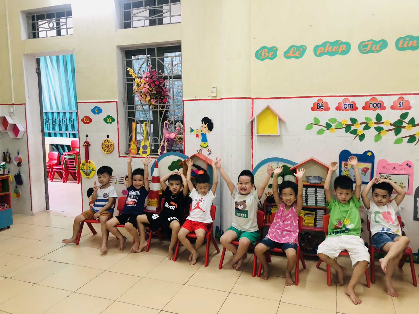 Các bạn nhỏ trường Mầm non Đồng Tiến rất thích học tiết học do cô Mun giảng dạy.