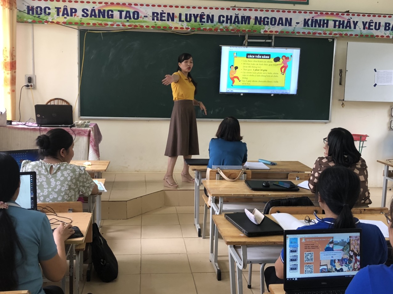 Buổi tập huấn đã kết thúc giáo viên chủ nhiệm đã nắm chắc phương pháp giảng dạy kỹ năng sông phần mềm kỹ năng sống Gaia. Chúc các thầy cô một năm học đạt hiệu quả cao. 