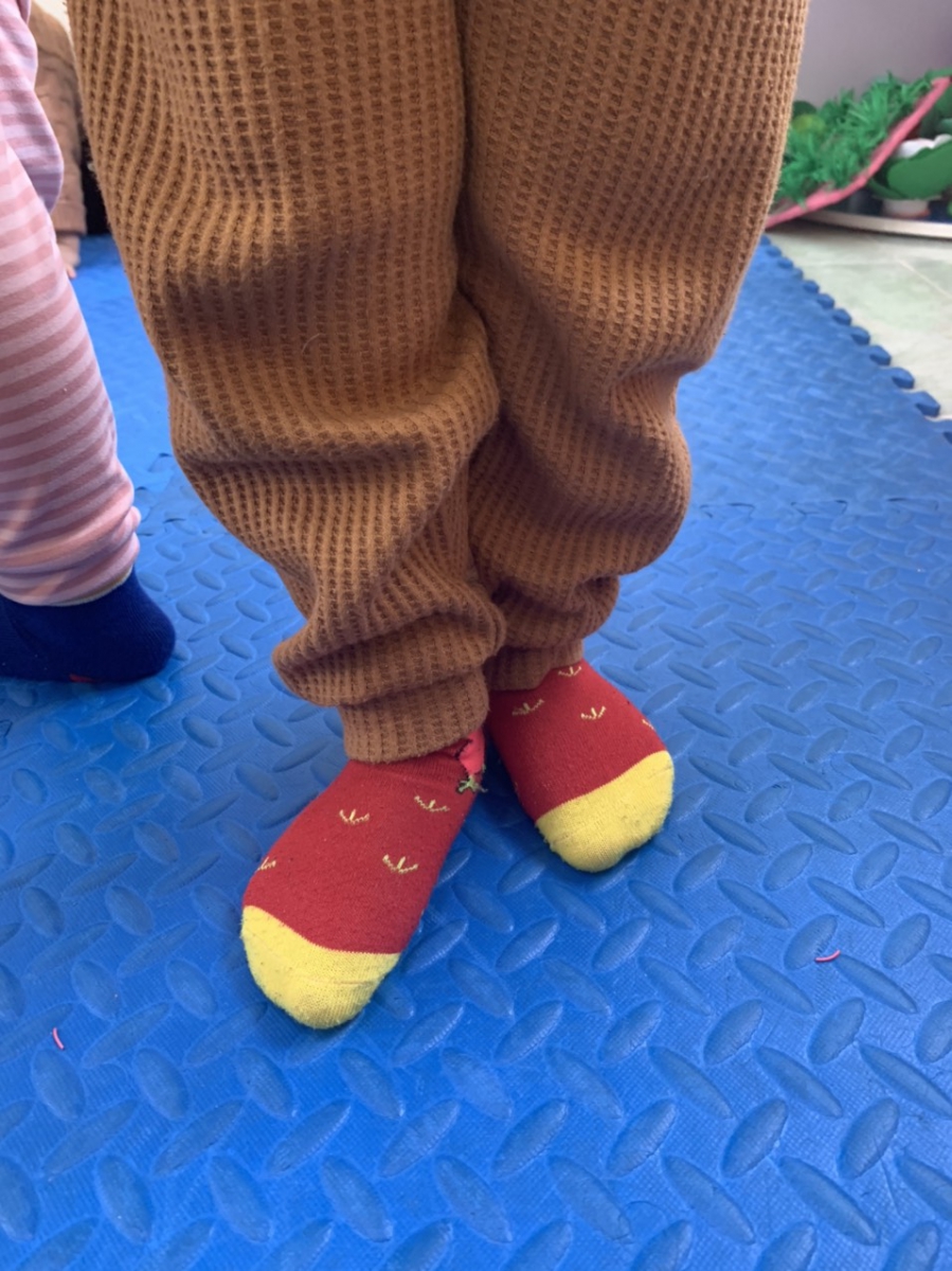 Tư thế chân đứng theo hướng 10 giờ(Đối với các bạn gái)