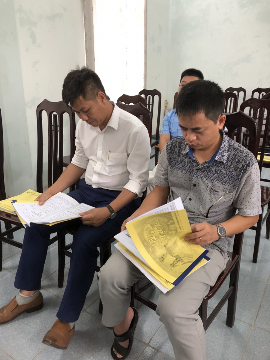 Thầy cô giáo hiệu trưởng các trường nghiên cứu hồ sơ năng lực và các chương trình của Superkids