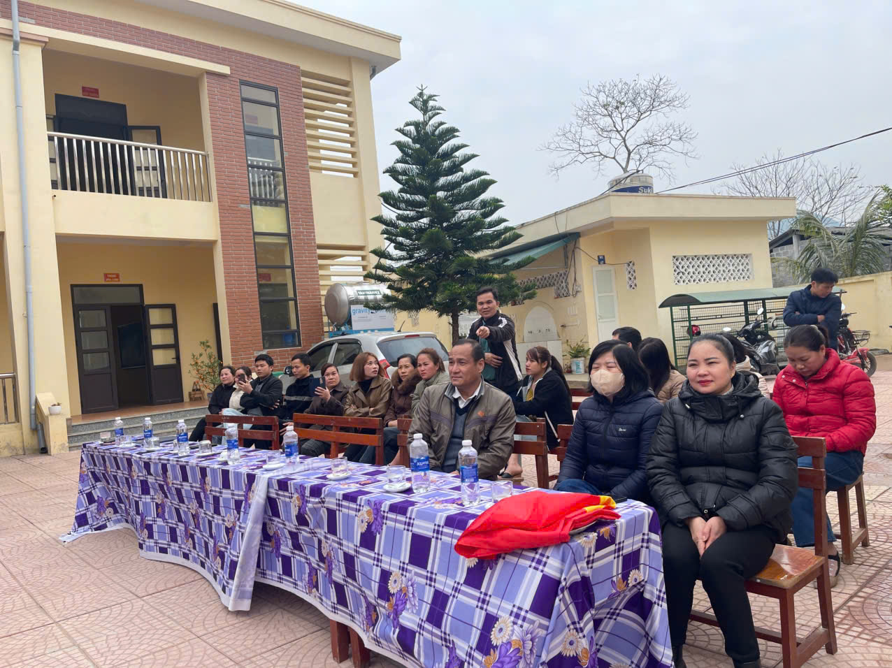 Phụ huynh đến tham gia chương trình cùng lắng nghe nội dung chuyên đề